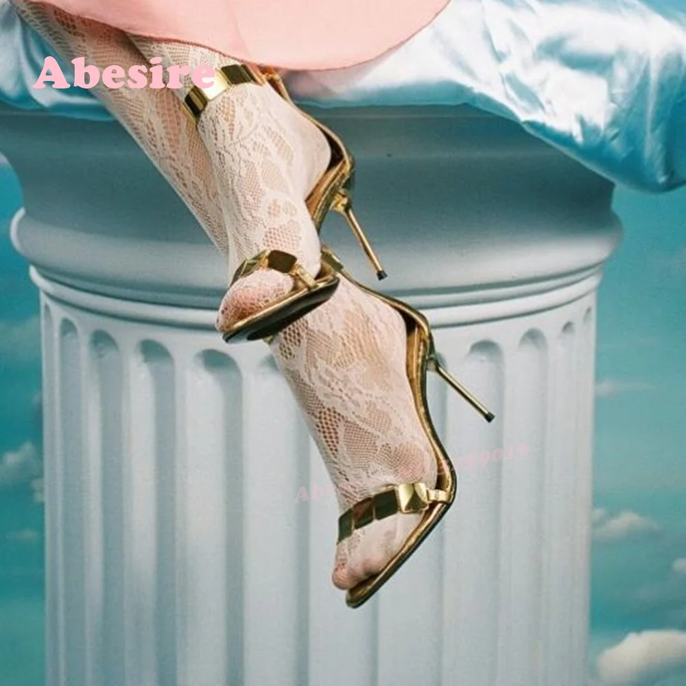 Gold Metal Stiletto Sandals Open Toe Back Zipper Leather Women's Sandals Summer 2025 New High Heels Glossy Runway Party Shoes
Gold Metal Stiletto Sandals Open Toe Back Zipper Leather Women's Sandals Summer 2025 New High Heels Glossy Runway Party Shoes