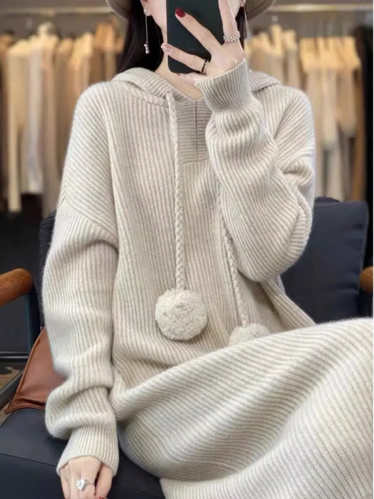 Knee-Length Women's Knitted Sweater Skirt Thickened Medium-Length Loose Fit Inner Wear Commute Style Winter Fashion
Knee-Length Women's Knitted Sweater Skirt Thickened Medium-Length Loose Fit Inner Wear Commute Style Winter Fashion