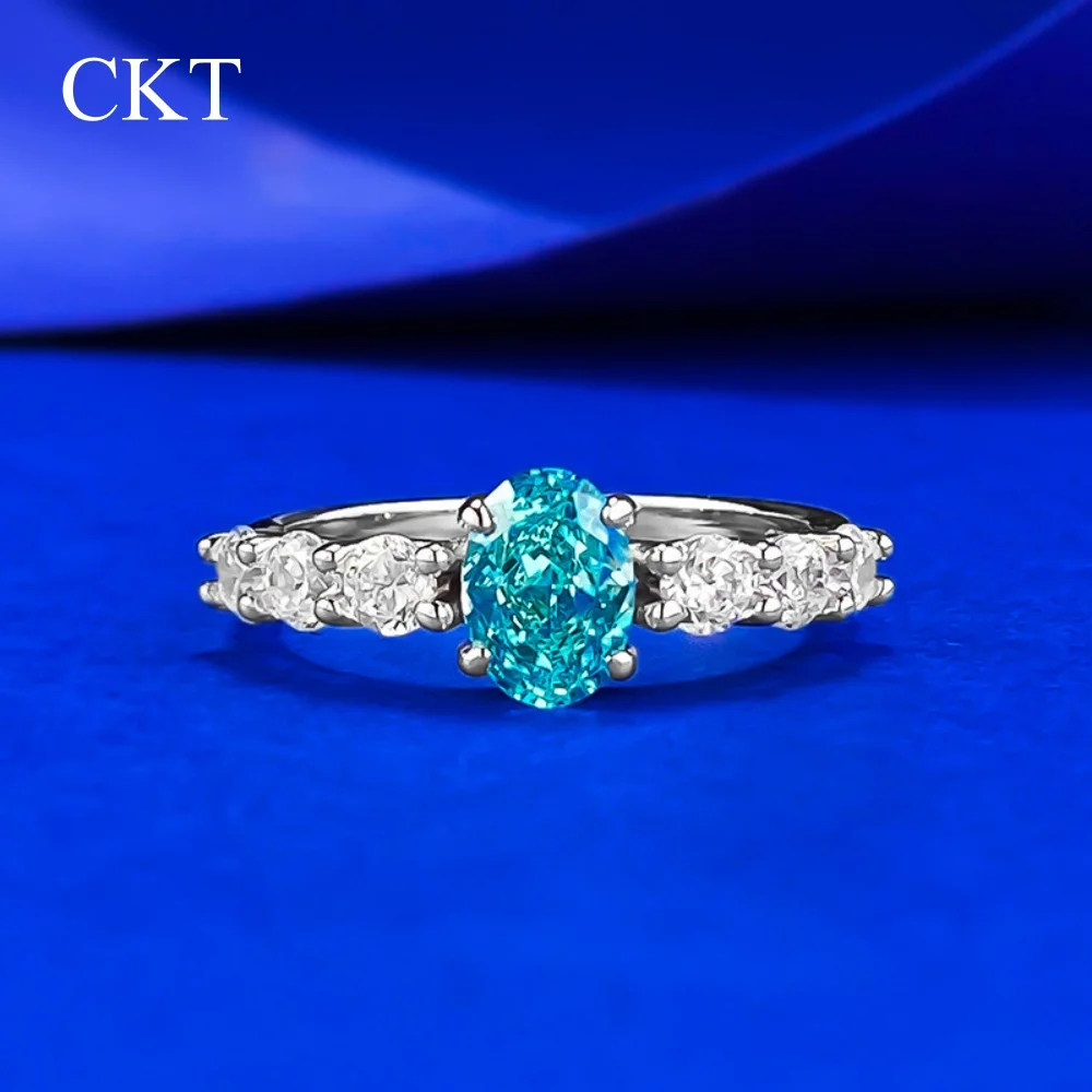 CKT S925 Кольцо из стерлингового серебра Весна/Лето Сезон 5*7 мм Параиба Маленькое свежее модное кольцо с муассанитом Свадебные ювелирные украшения
CKT S925 Кольцо из стерлингового серебра Весна/Лето Сезон 5*7 мм Параиба Маленькое свежее модное кольцо с муассанитом Свадебные ювелирные украшения