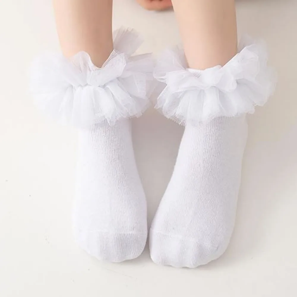 Children dance socks spring and autumn girls socks cotton Latin black girls dancing socks white lace socks.
Children dance socks spring and autumn girls socks cotton Latin black girls dancing socks white lace socks.