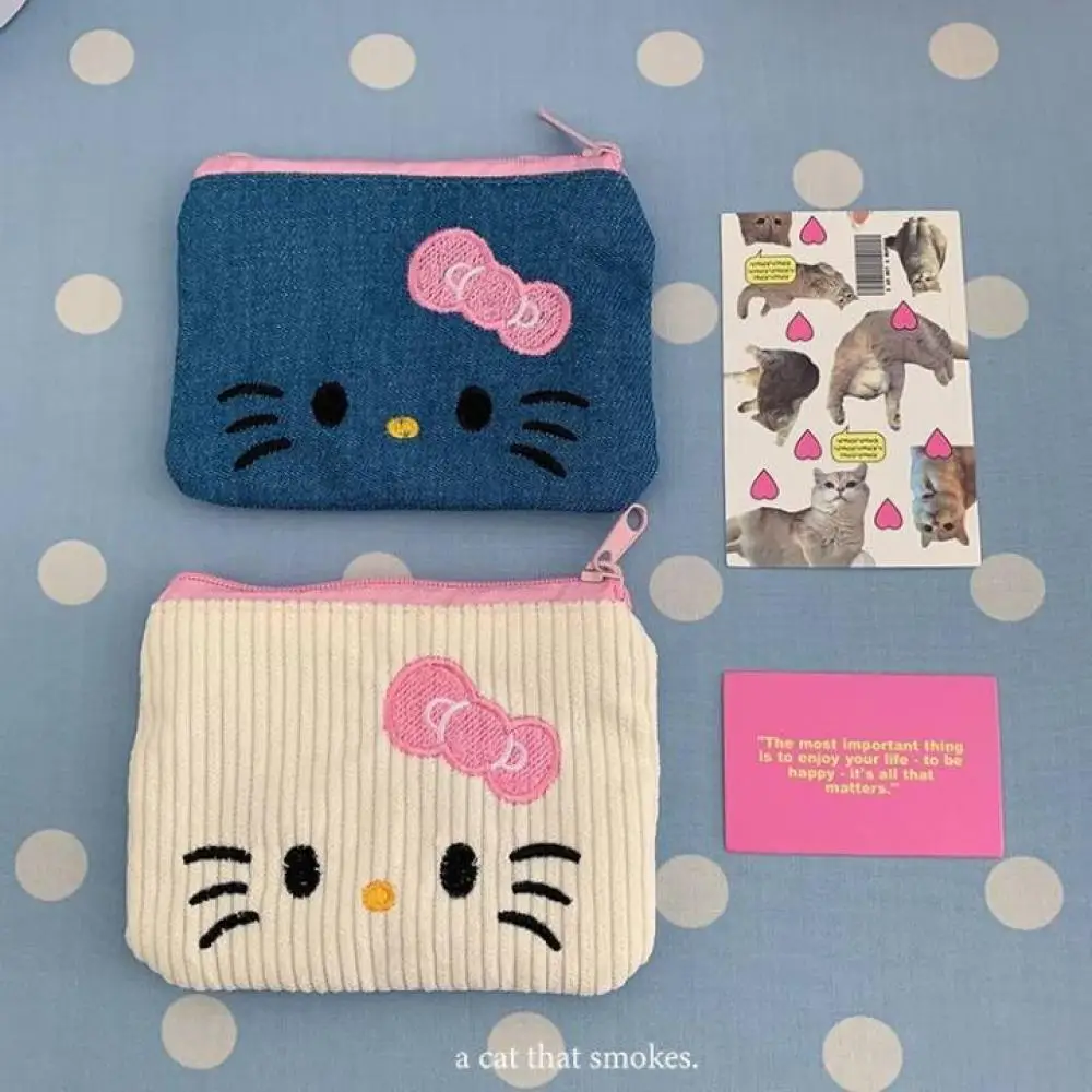 Sanrio Hello Kitty кошелек для монет с вышивкой мультфильм Kitty Cat портативная дорожная сумка для хранения мини-наушники сумки для хранения помады 
Sanrio Hello Kitty кошелек для монет с вышивкой мультфильм Kitty Cat портативная дорожная сумка для хранения мини-наушники сумки для хранения помады
