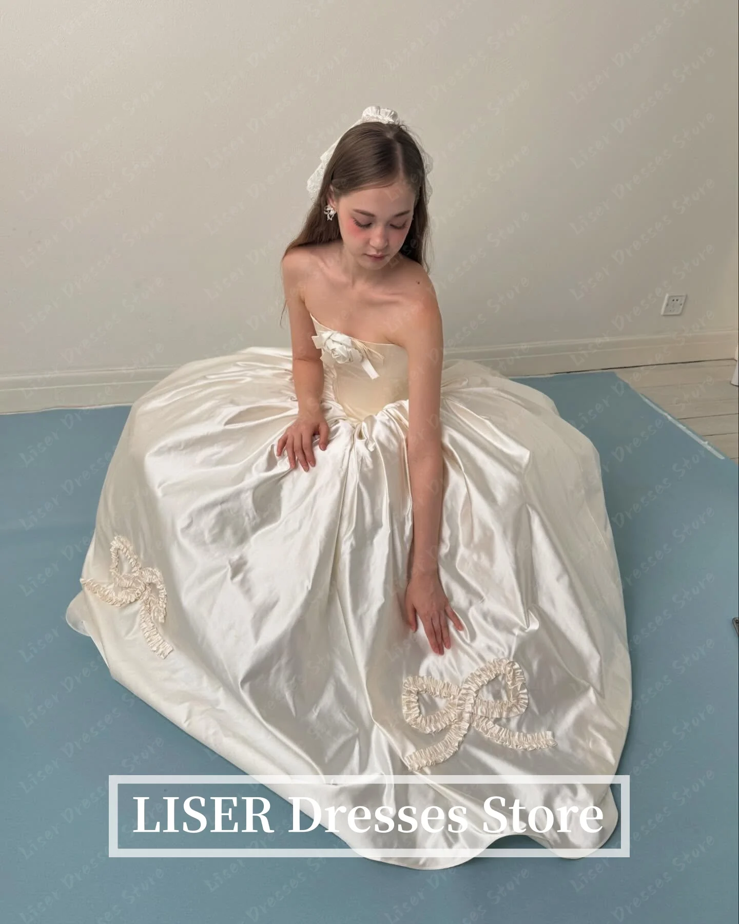 Liser Strapless A-Line Simple Korea Wedding Dresses Flower Taffeta Silk Customized Photo Shoot Elegant Long Bridal Gowns 웨딩드레스
Liser Strapless A-Line Simple Korea Wedding Dresses Flower Taffeta Silk Customized Photo Shoot Elegant Long Bridal Gowns 웨딩드레스