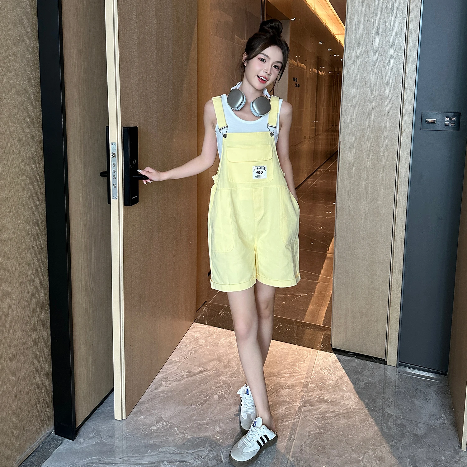 Women's 2025 Dopamine Fashion Overalls Summer Sweet Style Yellow Wide Leg Jumpsuit Shorts Cute Denim Bib Overalls & Casual Style
Women's 2025 Dopamine Fashion Overalls Summer Sweet Style Yellow Wide Leg Jumpsuit Shorts Cute Denim Bib Overalls & Casual Style