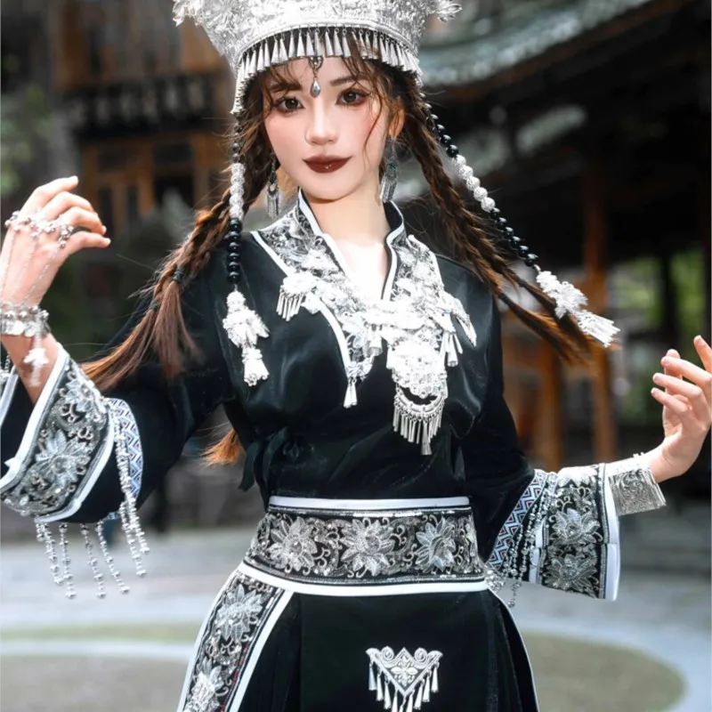 Dark national costume Yao fringe heavy industry design performance travel shooting
Dark national costume Yao fringe heavy industry design performance travel shooting