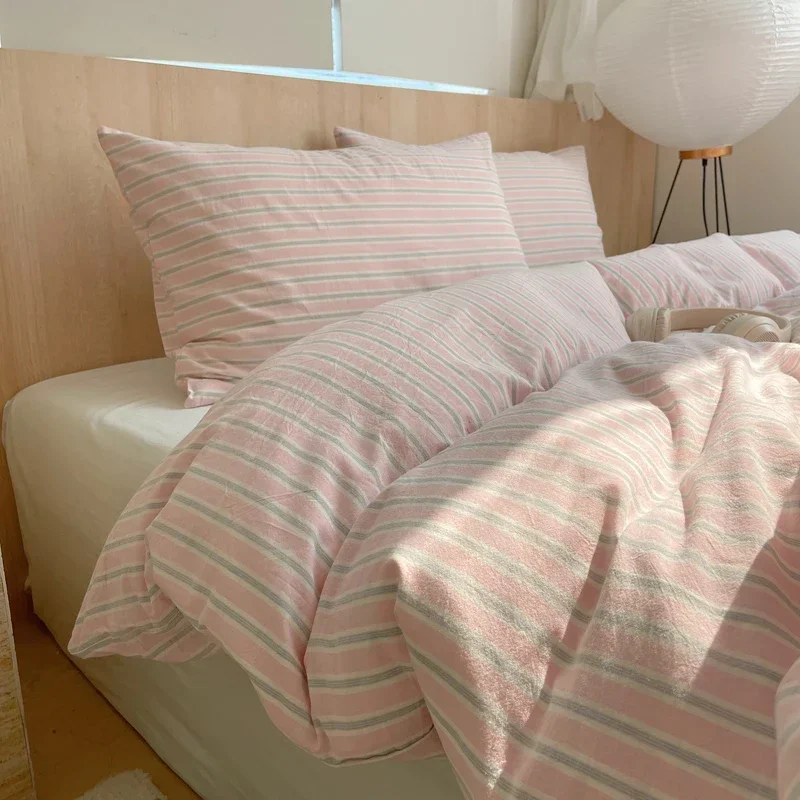 Nordic sling Cotton Pink Stripes Duvet Cover 150x200 Size Girl's Room housse Skin friendly Breathable Comforter Sets
Nordic sling Cotton Pink Stripes Duvet Cover 150x200 Size Girl's Room housse Skin friendly Breathable Comforter Sets