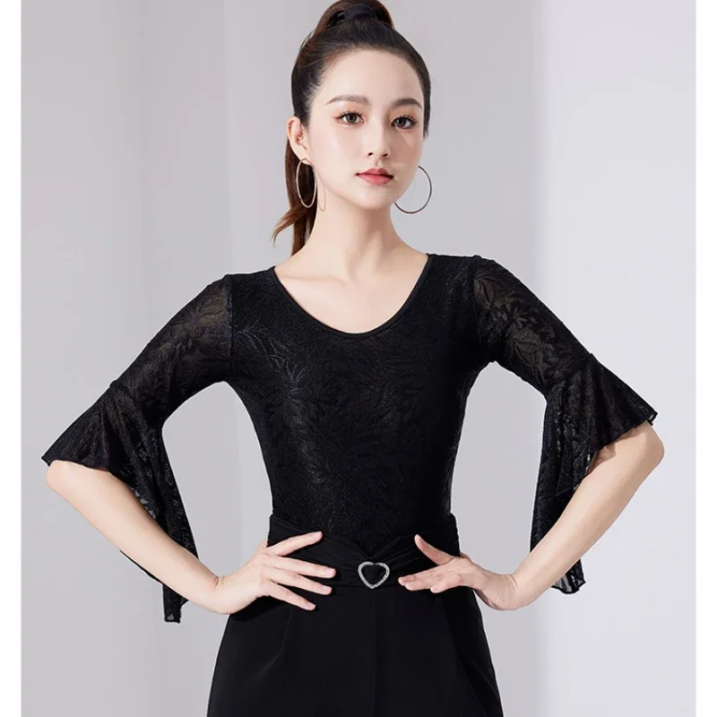 Летние топы для бальных танцев, латинские танцы, новые сетчатые леопардовые костюмы высокого класса для взрослых, одежда для современных танцев международного стандарта
Летние топы для бальных танцев, латинские танцы, новые сетчатые леопардовые костюмы высокого класса для взрослых, одежда для современных танцев международного стандарта