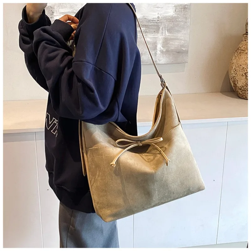 Fashion Faux Suede Solid Color Crossbody Bags Casual Versatile Sweet Women's Handbags 2026 High Quality Bow Decoration Bags
Fashion Faux Suede Solid Color Crossbody Bags Casual Versatile Sweet Women's Handbags 2026 High Quality Bow Decoration Bags
