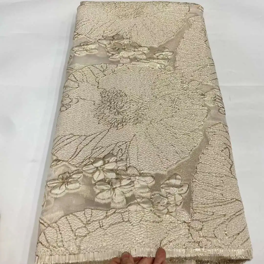 High Quality Jacquard Flower African Brocade Lace Fabirc Sewing Sequins Embroidery Nigreian Material for Women Wedding Dress
High Quality Jacquard Flower African Brocade Lace Fabirc Sewing Sequins Embroidery Nigreian Material for Women Wedding Dress