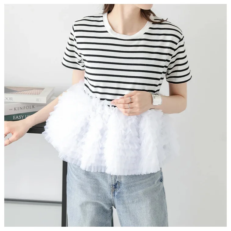 2026 Summer New Style Unique Black And White Striped Pleated Mesh Hem Short Sleeve T-Shirt For Women
2026 Summer New Style Unique Black And White Striped Pleated Mesh Hem Short Sleeve T-Shirt For Women