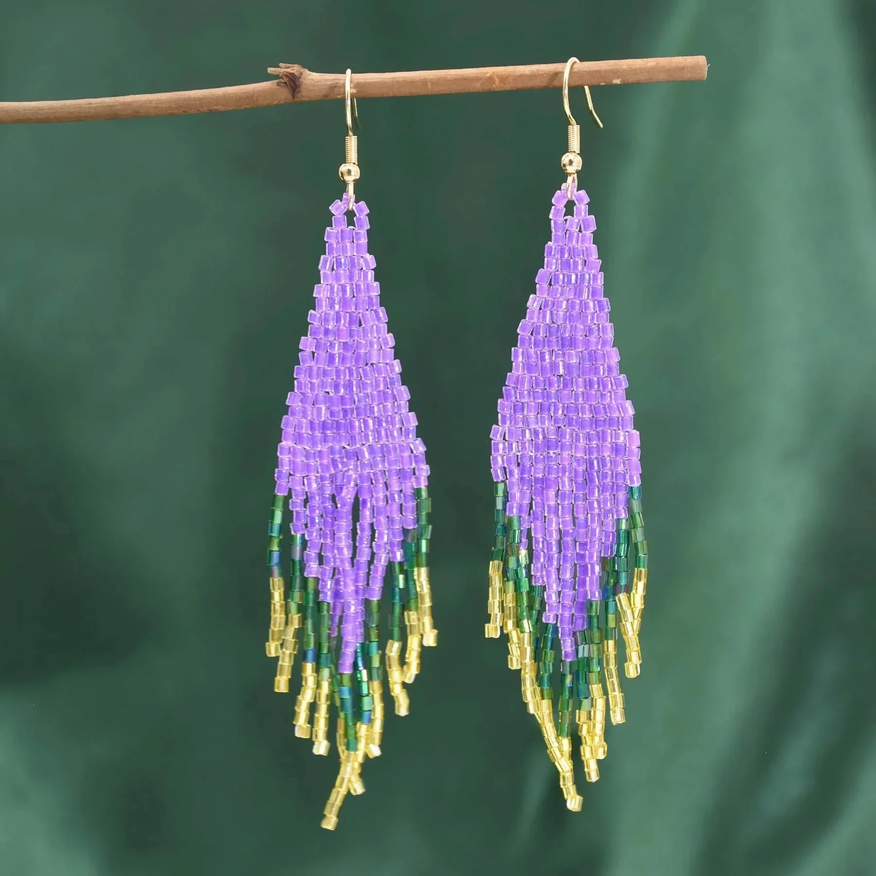 Rice bead earrings Hand woven Personality Fashion Beading Versatile Bohemia Geometry Alloy Gradient color Fringed earrings
Rice bead earrings Hand woven Personality Fashion Beading Versatile Bohemia Geometry Alloy Gradient color Fringed earrings