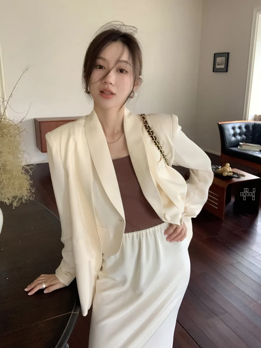 Faionable Silk Suit Vest Set for Women YUM STAR Brand 2023 Summer New Arrival Ele Profional Women's Wear
Faionable Silk Suit Vest Set for Women YUM STAR Brand 2023 Summer New Arrival Ele Profional Women's Wear