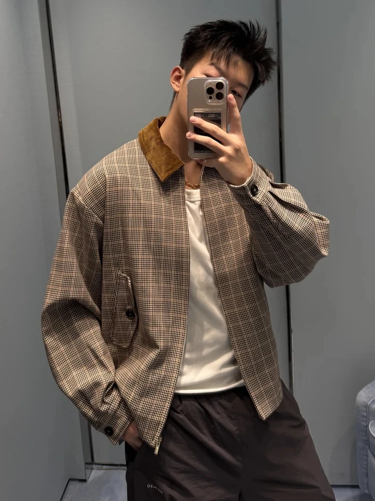 Мужская демисезонная тонкая куртка-харрингтон в клетку с отложным воротником в американском стиле, молодежная повседневная куртка для активного отдыха
Мужская демисезонная тонкая куртка-харрингтон в клетку с отложным воротником в американском стиле, молодежная повседневная куртка для активного отдыха