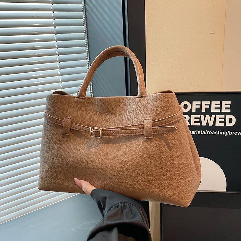 PU Tote Bag for Women Large Capacity Top Handle Shoulder Bag Simple Design Office Commute Lightweight Luxury High Quality
PU Tote Bag for Women Large Capacity Top Handle Shoulder Bag Simple Design Office Commute Lightweight Luxury High Quality
