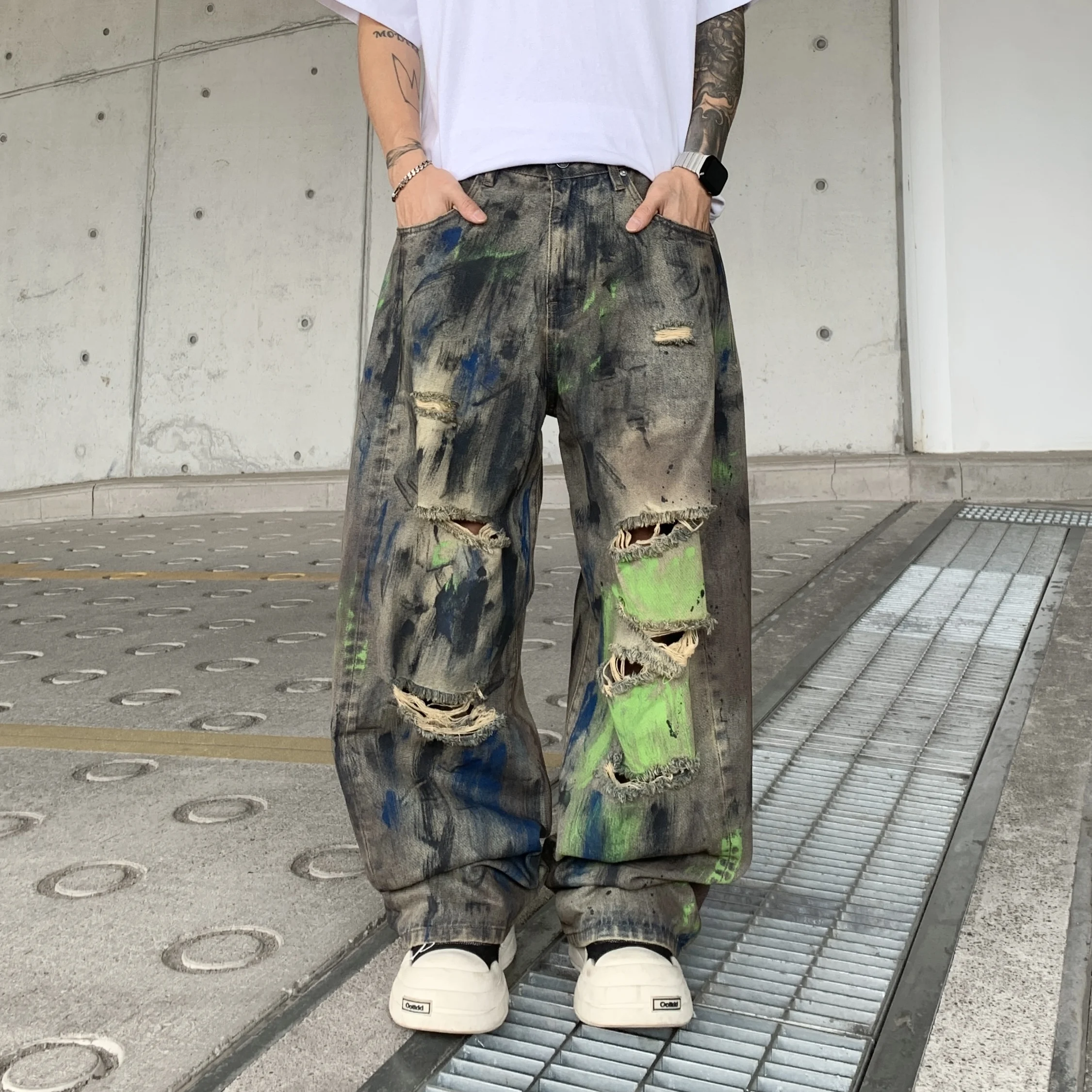 High-End American Retro Faded Hole Jeans Men's Loose Wide Leg Straight Tube Pants Spring Summer Dyeing And Painting Casual Jeans
High-End American Retro Faded Hole Jeans Men's Loose Wide Leg Straight Tube Pants Spring Summer Dyeing And Painting Casual Jeans