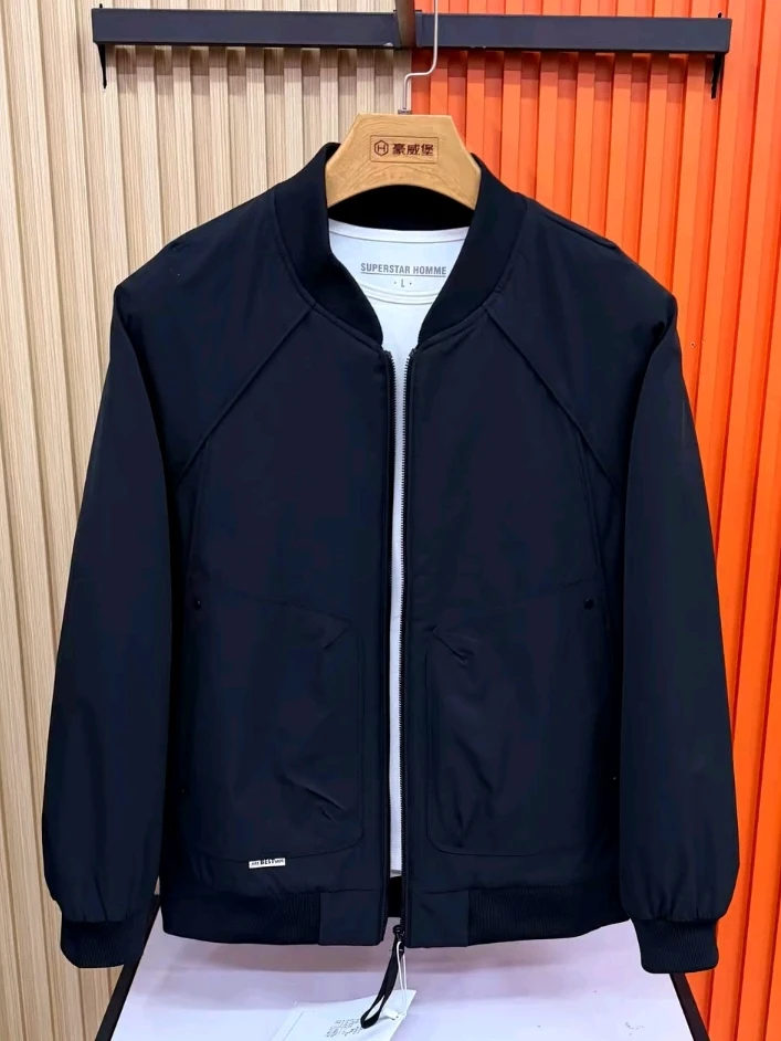 Высококачественная мужская хлопковая куртка с бейсбольным воротником, новая осенне-зимняя модель, универсальная, стильная, теплая верхняя одежда для молодежи
Высококачественная мужская хлопковая куртка с бейсбольным воротником, новая осенне-зимняя модель, универсальная, стильная, теплая верхняя одежда для молодежи