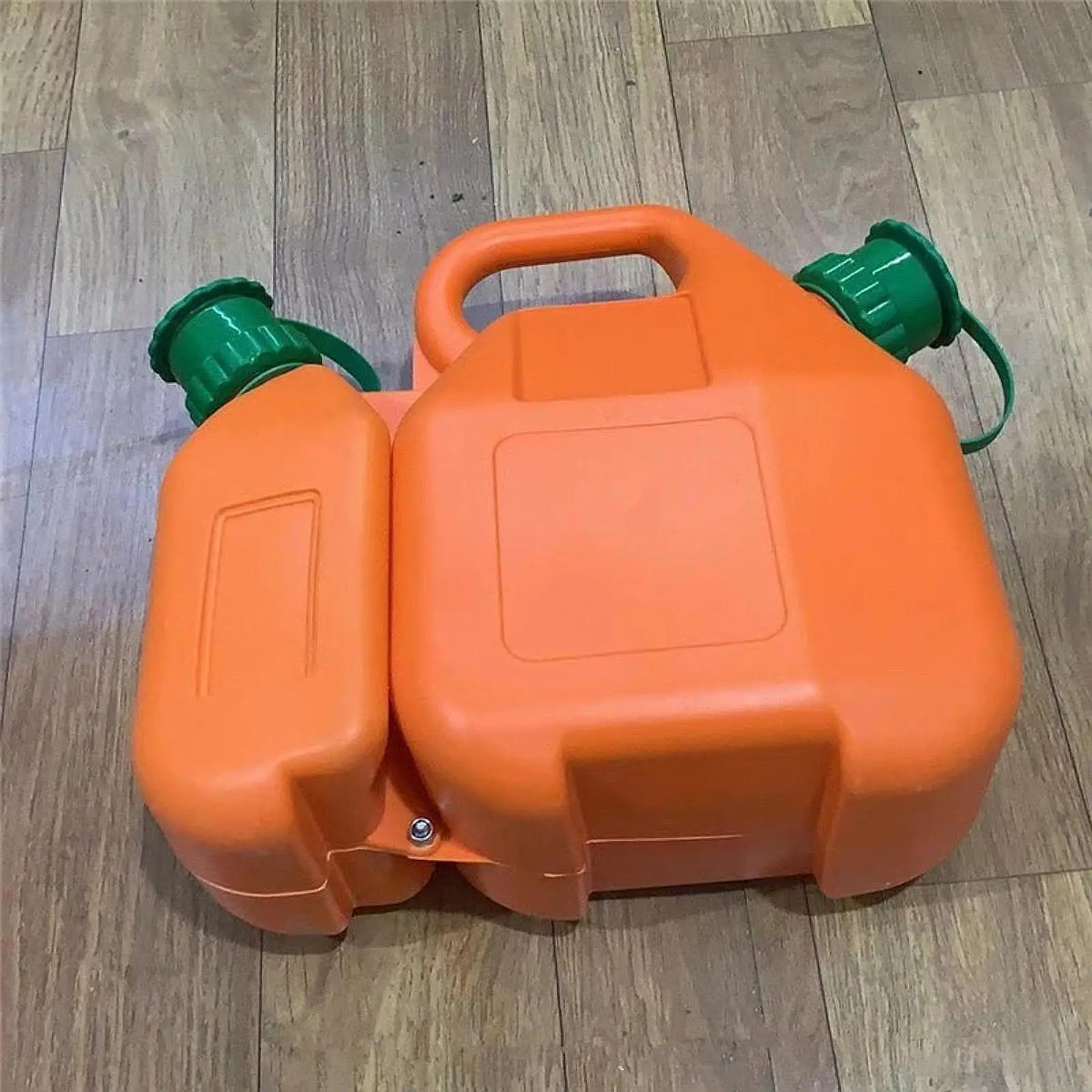 Gasoline Engine Oil Can Oil Pot 6 L Freeze Protection Petrol Engine Mixing Bottle Tank for Lawnmower Brush Cutter
Gasoline Engine Oil Can Oil Pot 6 L Freeze Protection Petrol Engine Mixing Bottle Tank for Lawnmower Brush Cutter