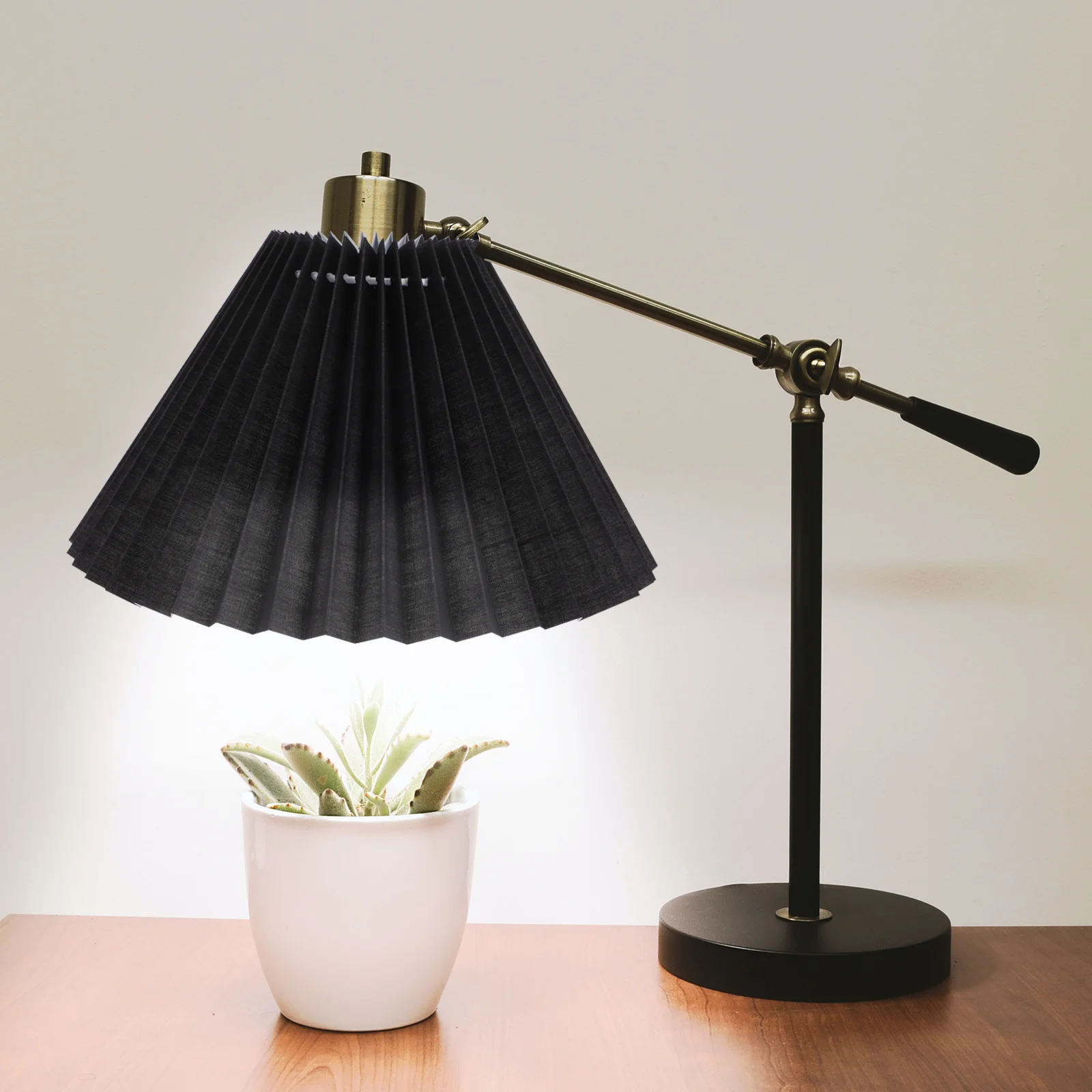 DIY Personalized Lamp Shade Black E27 Cloth Pleated Retro Hotel Bedside Table Floor Lamp Dust Proof Home Decor Small Night Light
DIY Personalized Lamp Shade Black E27 Cloth Pleated Retro Hotel Bedside Table Floor Lamp Dust Proof Home Decor Small Night Light