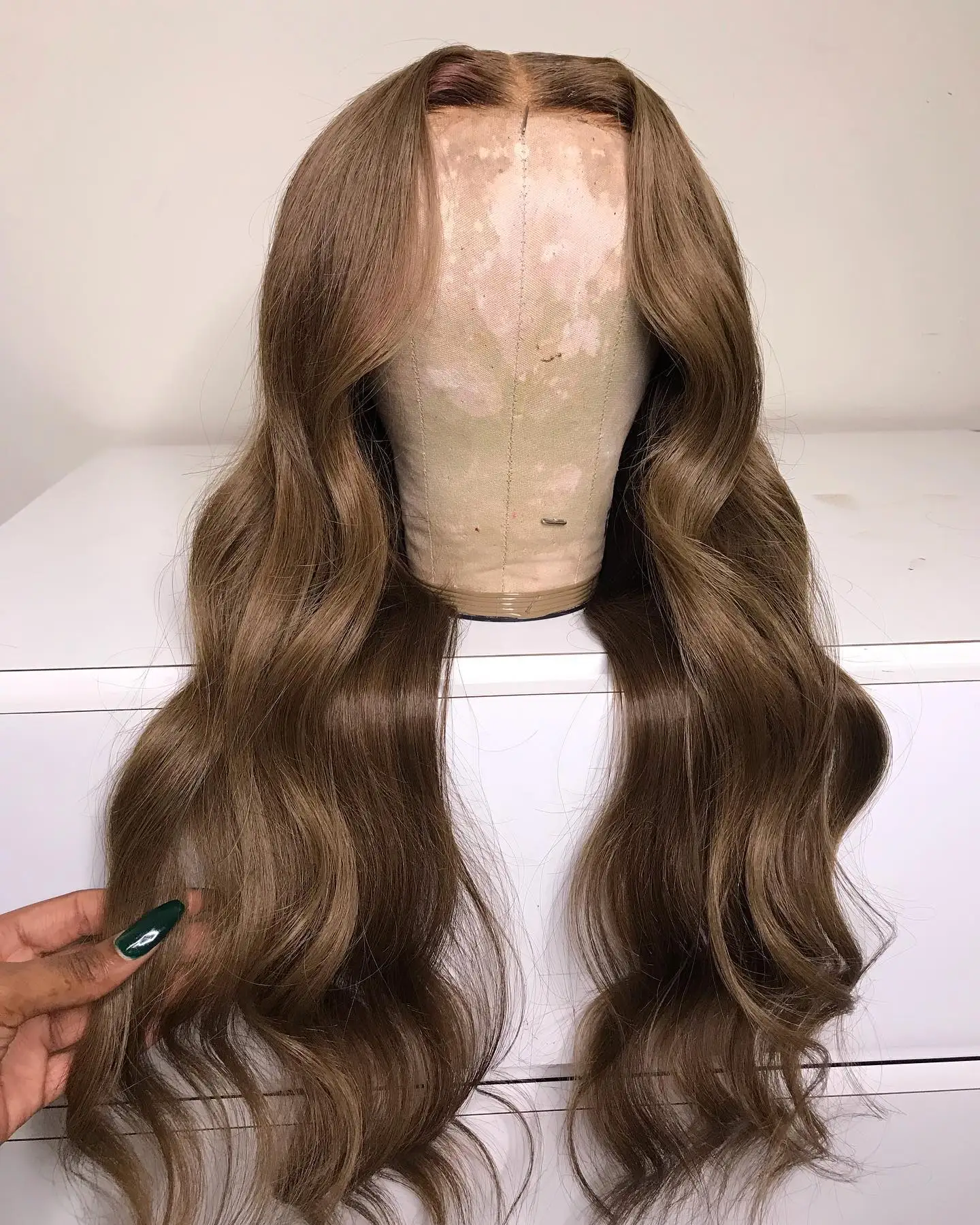 Natural Dark Brown Wig Silky Bohemian Synthetic Lace Front Wig Glueless Body Wave High Quality Natural Hairline Wig For Women
Natural Dark Brown Wig Silky Bohemian Synthetic Lace Front Wig Glueless Body Wave High Quality Natural Hairline Wig For Women