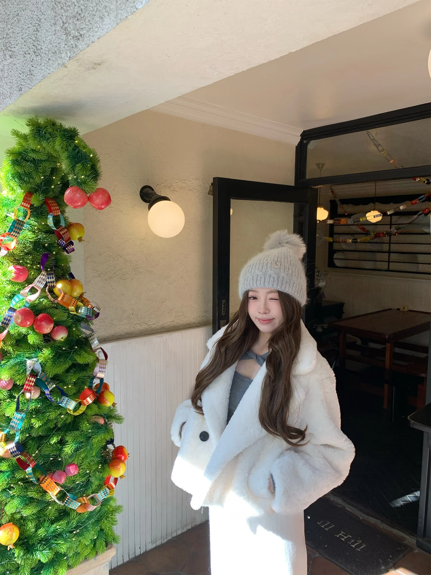 OKJJ Женская модная утепленная куртка из овечьей шерсти с отложным воротником, приталенная, теплая, с интегрированным утеплителем, осенне-зимняя новинка
OKJJ Женская модная утепленная куртка из овечьей шерсти с отложным воротником, приталенная, теплая, с интегрированным утеплителем, осенне-зимняя новинка