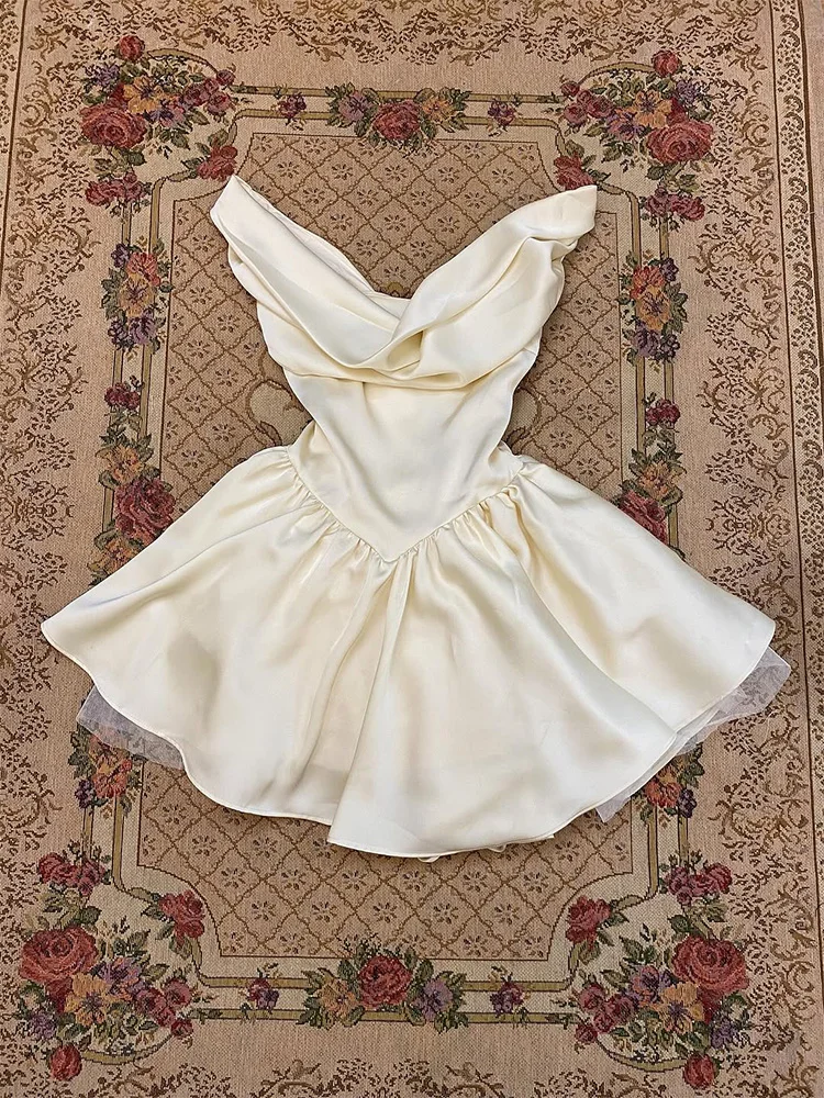 BanzhiTao Original White Strapless Dress Summer Vintage Waist-Cinching Slimming Design Sensation A-line Cotton Dress
BanzhiTao Original White Strapless Dress Summer Vintage Waist-Cinching Slimming Design Sensation A-line Cotton Dress