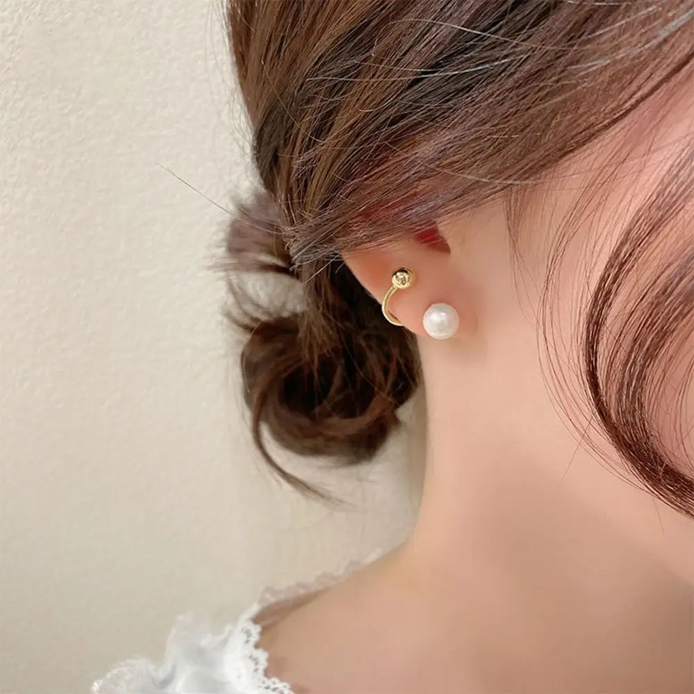 Exquisite Women Geometric Double Layer Alloy Mental Hoop Earrings Korean Style Earrings Pearl Earrings Female Stud Earrings
Exquisite Women Geometric Double Layer Alloy Mental Hoop Earrings Korean Style Earrings Pearl Earrings Female Stud Earrings