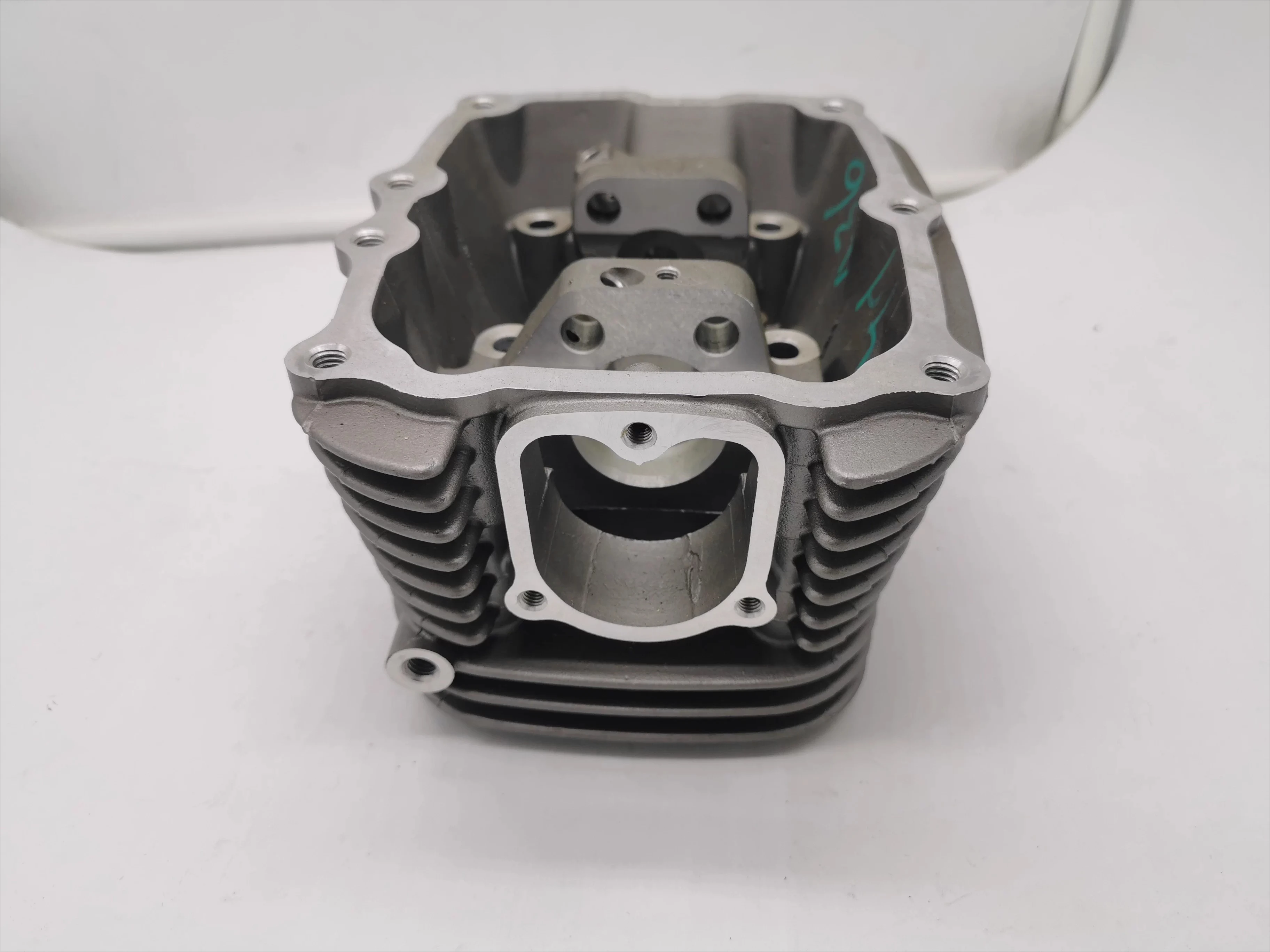 Qingqi Korean Hyosung Motorcycle GV300S/QM300H Engine Cylinder Head Assembly, Valve Combination
Qingqi Korean Hyosung Motorcycle GV300S/QM300H Engine Cylinder Head Assembly, Valve Combination