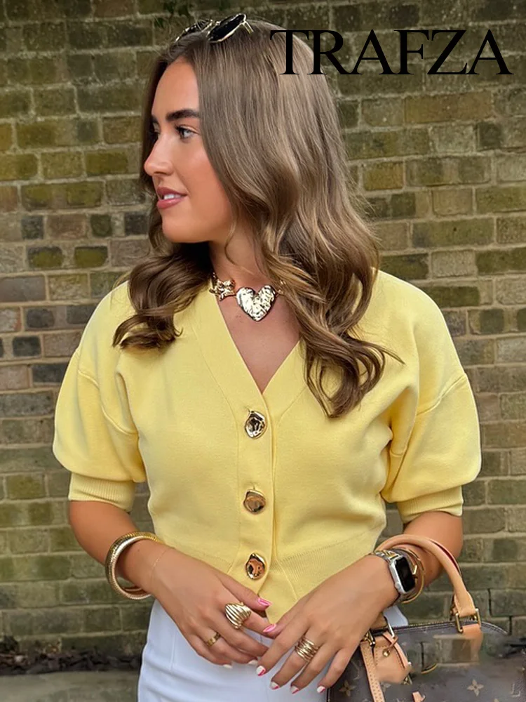 TRAFZA Women Fashion Versatile Yellow Solid V-Neck Single Breasted Knitted Long Sleeve Top Female Simple Casual Cardigan Sweater
TRAFZA Women Fashion Versatile Yellow Solid V-Neck Single Breasted Knitted Long Sleeve Top Female Simple Casual Cardigan Sweater