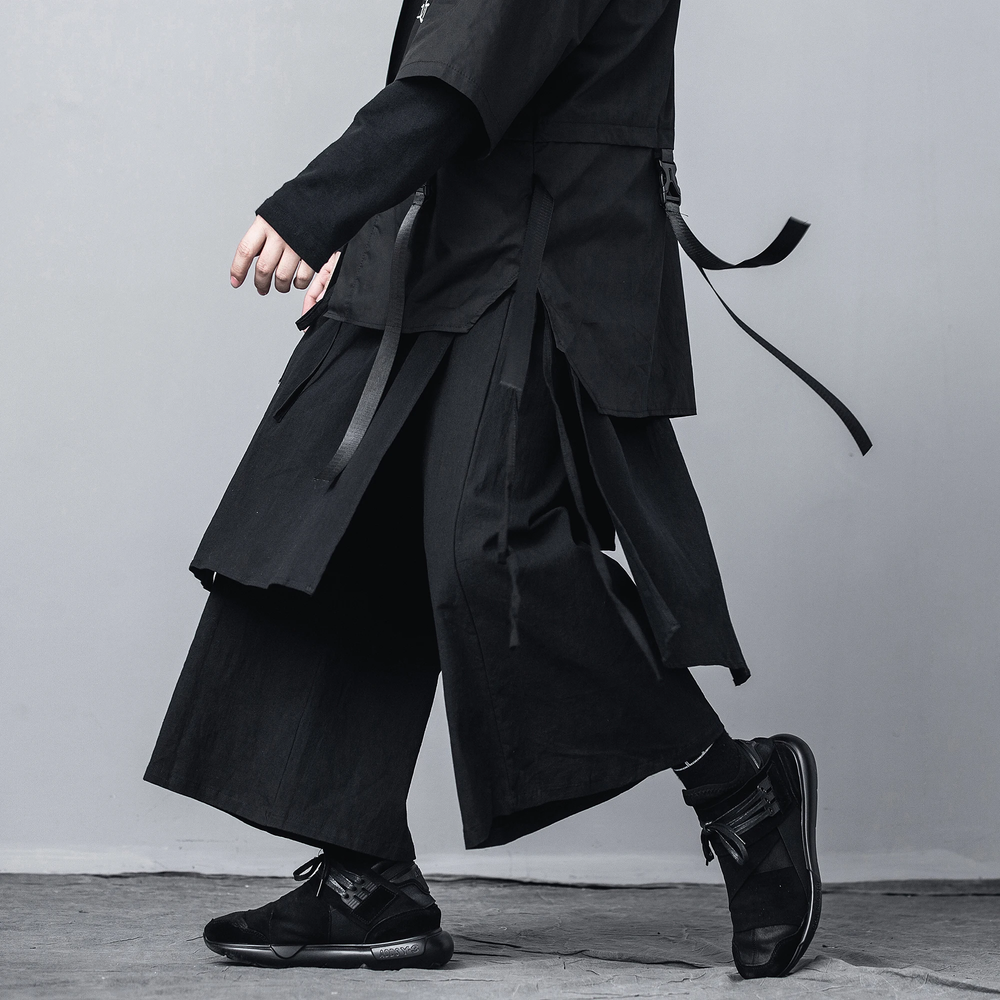 Mens Wide Leg Pants Men Solid Color Joggers Streetwear Elastic Waist Pants Male Loose Irregular Skirts Trousers Men
Mens Wide Leg Pants Men Solid Color Joggers Streetwear Elastic Waist Pants Male Loose Irregular Skirts Trousers Men