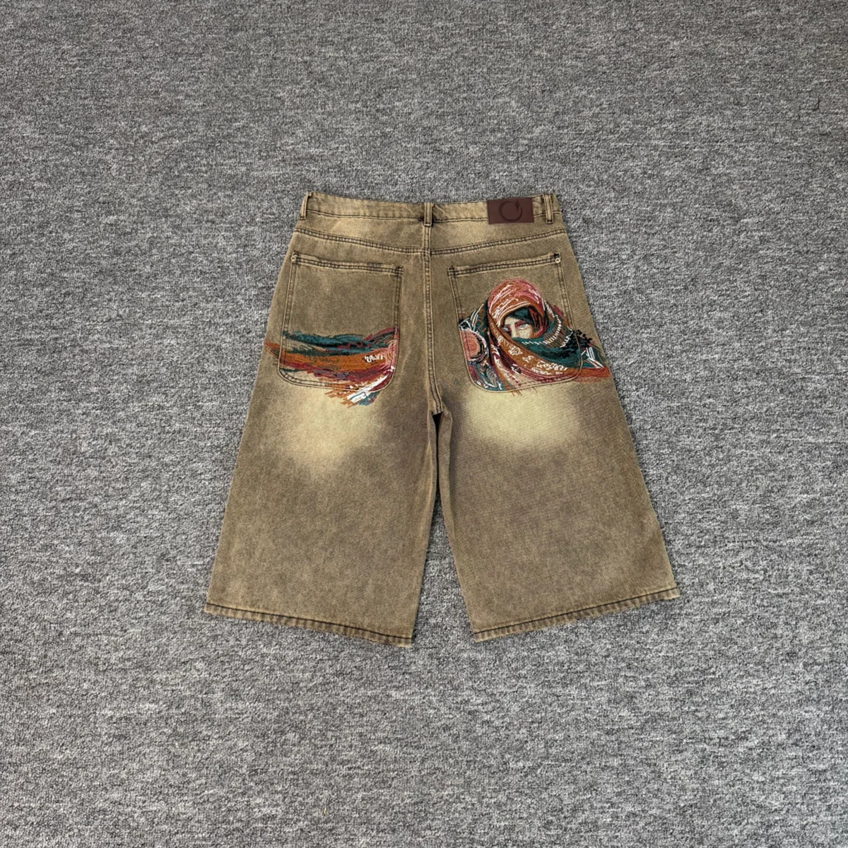 Masked Goddess Embroidered Flowered Jens Shorts for Men and Women High Street Washed Baggy Casual Five Point Denim Pants
Masked Goddess Embroidered Flowered Jens Shorts for Men and Women High Street Washed Baggy Casual Five Point Denim Pants