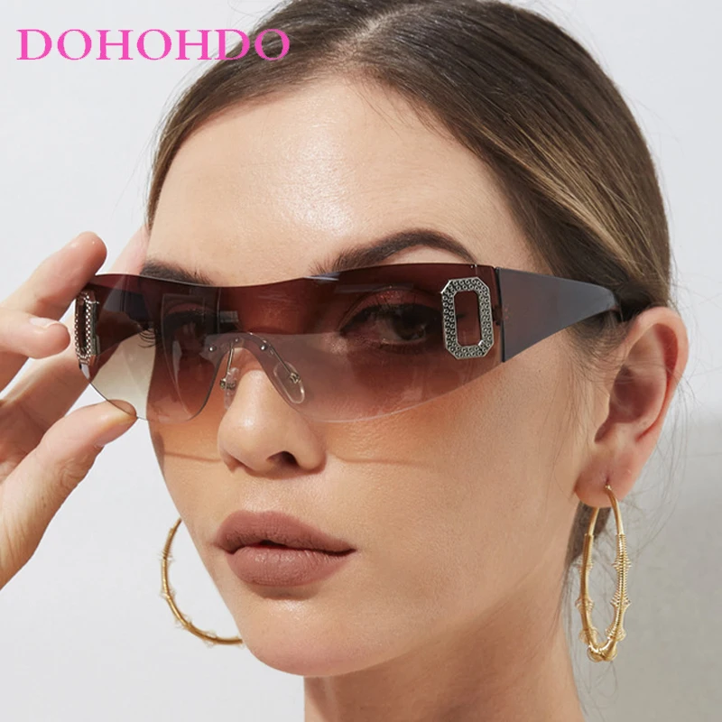 Punk Cool Y2K One-Piece Rimless Outdoor Drive Women's Sunglasses Luxury Designer Sunglass Mens Cycling Windproof Goggles UV400
Punk Cool Y2K One-Piece Rimless Outdoor Drive Women's Sunglasses Luxury Designer Sunglass Mens Cycling Windproof Goggles UV400