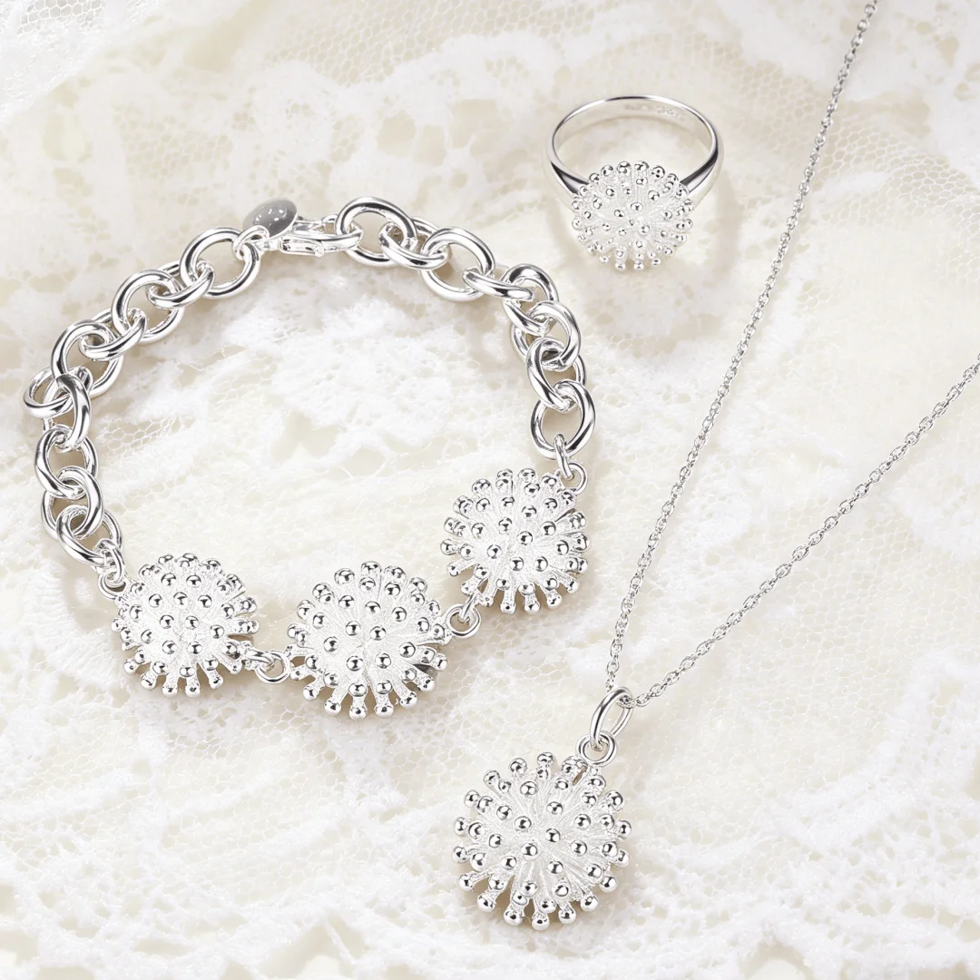 Luxury Brand 925 Sterling Silver Jewelry set precious flower Pendant necklace bracelet ring for women Fashion Party wedding gift
Luxury Brand 925 Sterling Silver Jewelry set precious flower Pendant necklace bracelet ring for women Fashion Party wedding gift