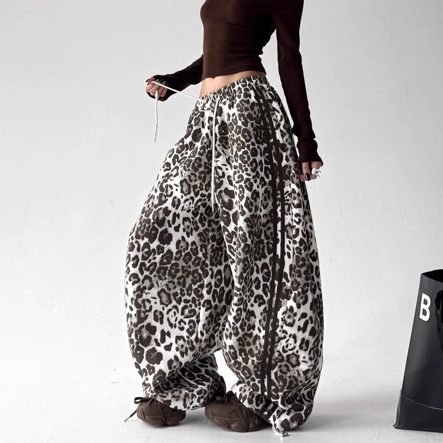 American vintage leopard print cargo pants women's autumn new street Yabi punk loose wide-leg trousers
American vintage leopard print cargo pants women's autumn new street Yabi punk loose wide-leg trousers