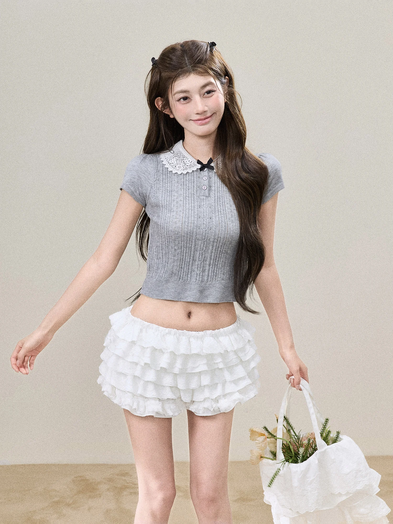 Свитер Sweety Grey Miu Style из шерсти с кружевным воротником и короткими рукавами, женский, весна-лето, укороченный, приталенный топ
Свитер Sweety Grey Miu Style из шерсти с кружевным воротником и короткими рукавами, женский, весна-лето, укороченный, приталенный топ