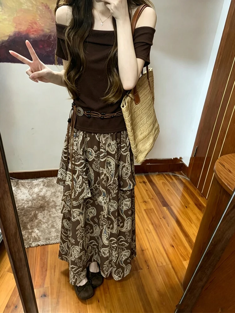 Summer 2026 Women's Retro Slimming Fashionable Short Sleeve T-Shirt Skirt Set Chic Design Casual Wear for Young Adults
Summer 2026 Women's Retro Slimming Fashionable Short Sleeve T-Shirt Skirt Set Chic Design Casual Wear for Young Adults