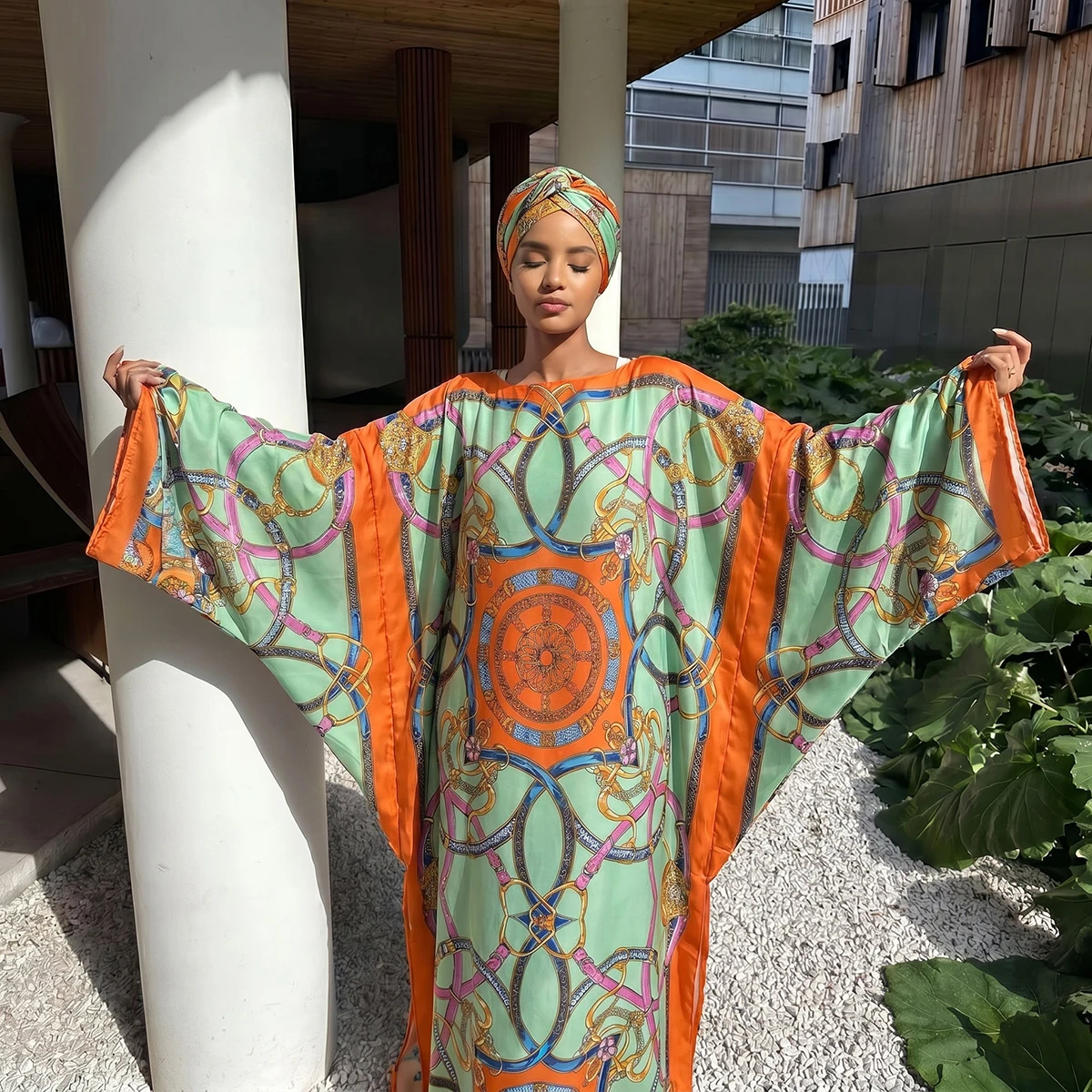 2PCS Gradient Cracked Satin Muslim Abaya Set With Matching Hijab Loose Batwing Modest Dress For African Women Daily Vacation
2PCS Gradient Cracked Satin Muslim Abaya Set With Matching Hijab Loose Batwing Modest Dress For African Women Daily Vacation