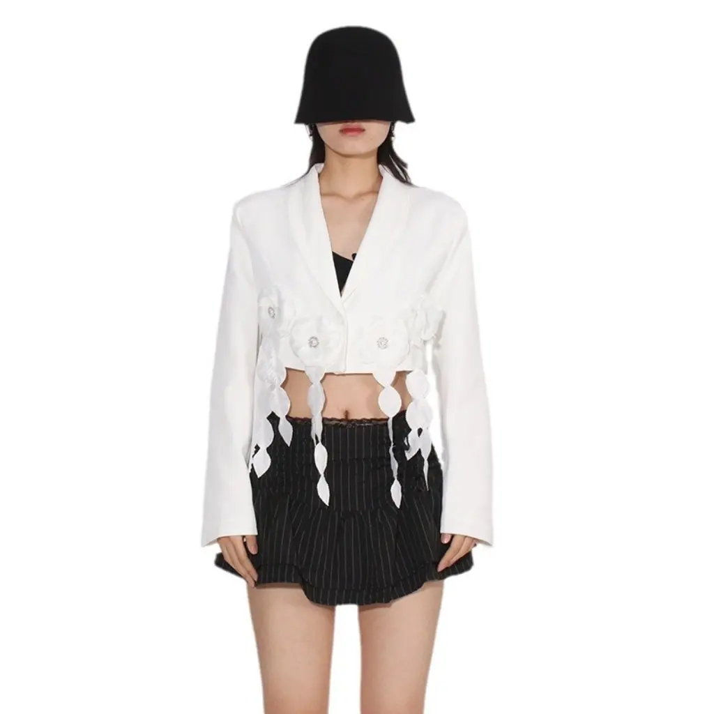Women's High-End Stereo Flower Splicing Short Suit Jacket Celebrity Style Niche Design Summer Fashion Trend 
Women's High-End Stereo Flower Splicing Short Suit Jacket Celebrity Style Niche Design Summer Fashion Trend