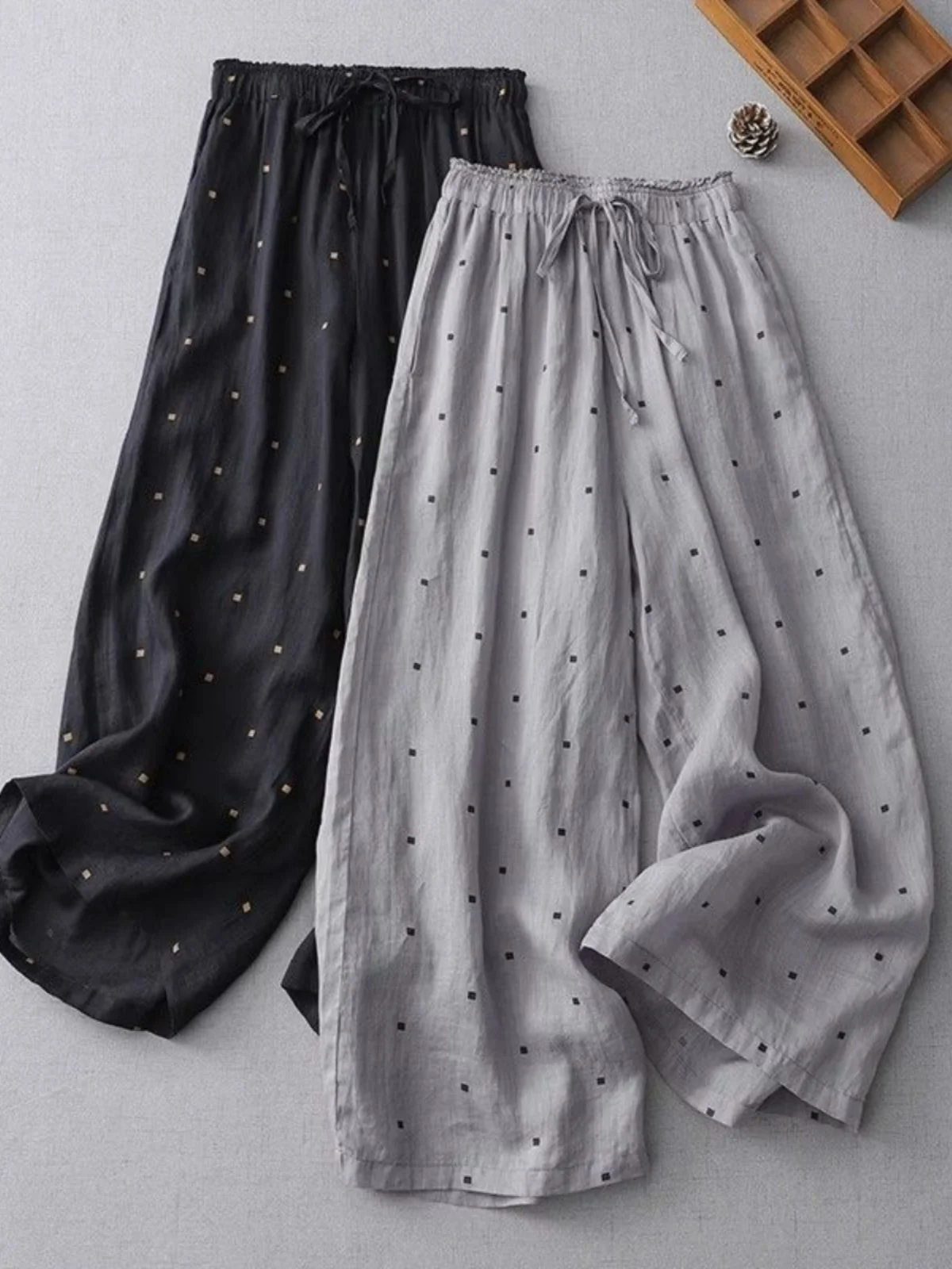 Большие размеры 300, повседневные брюки в горошек, свободные ленивые брюки для мужчин и женщин, широкие брюки прямого кроя, летние брюки с девятью точками
Большие размеры 300, повседневные брюки в горошек, свободные ленивые брюки для мужчин и женщин, широкие брюки прямого кроя, летние брюки с девятью точками