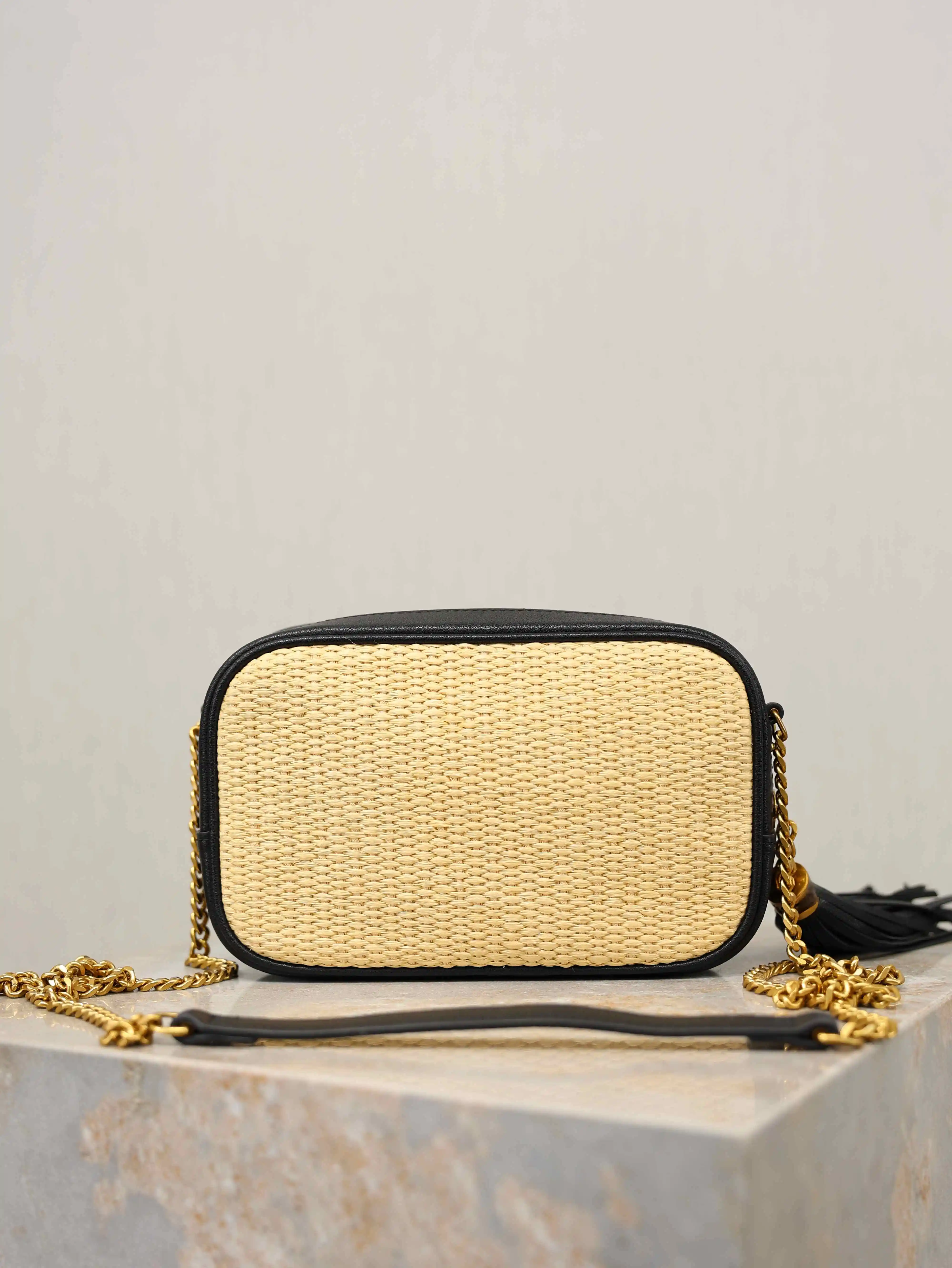 Fashionable Women's Woven Leather Small Purse Handbag Trendy Fringed Designer Luxury Chain Messenger Shoulder Bag
Fashionable Women's Woven Leather Small Purse Handbag Trendy Fringed Designer Luxury Chain Messenger Shoulder Bag