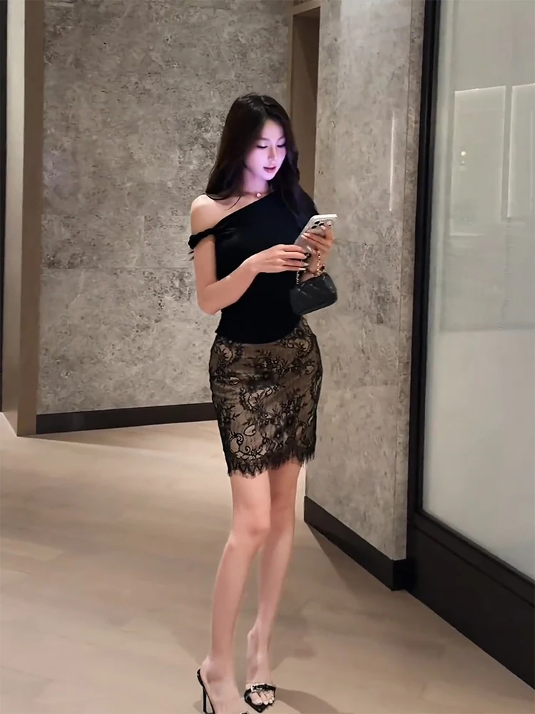 Slim Fit Lace Patchwork Shoulder Bared Half Skirt Two Piece Set for plus Size Women Summer Casual High Waist Fashion Ensemble
Slim Fit Lace Patchwork Shoulder Bared Half Skirt Two Piece Set for plus Size Women Summer Casual High Waist Fashion Ensemble