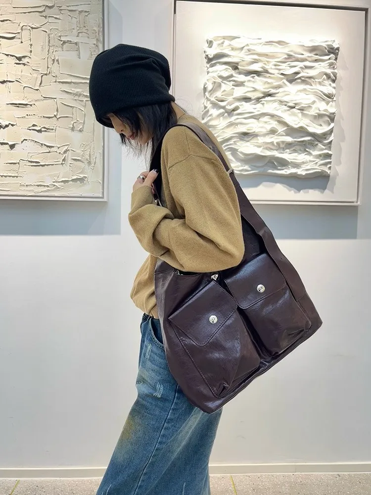 Casual PU Leather Crossbody Bags Women 2025 New Fashion Black Large Capacity Shoulder Bag Korean Single Solid Tote Bag Handbags
Casual PU Leather Crossbody Bags Women 2025 New Fashion Black Large Capacity Shoulder Bag Korean Single Solid Tote Bag Handbags