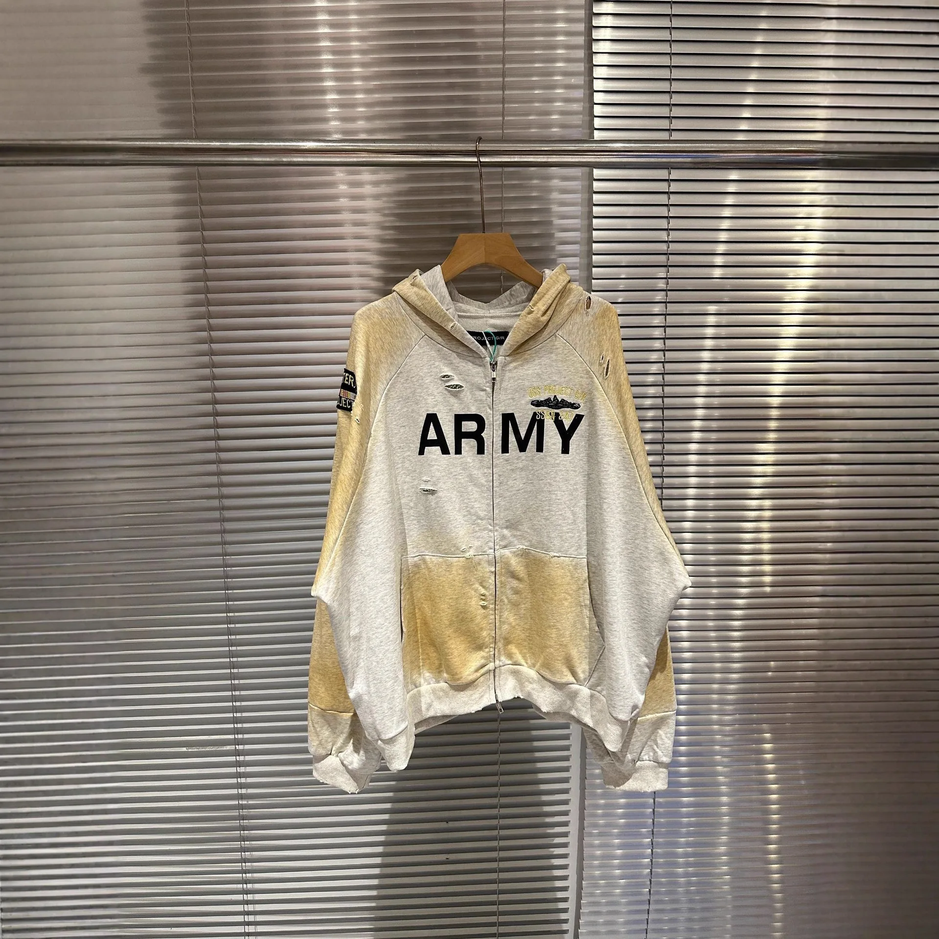 Ailz Project G/R American Sle Zipper Hoodie Jaet Patchwork Worn out Dyeing Hooded Sweatirt Outerwear for Youth Casual Wear
Ailz Project G/R American Sle Zipper Hoodie Jaet Patchwork Worn out Dyeing Hooded Sweatirt Outerwear for Youth Casual Wear