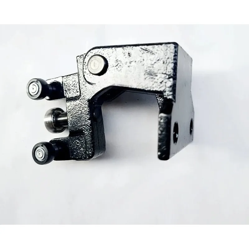 Middle Door Pulley Hinge Brand New Genuine for Changan Reasor M90 M80 M70 M60
Middle Door Pulley Hinge Brand New Genuine for Changan Reasor M90 M80 M70 M60