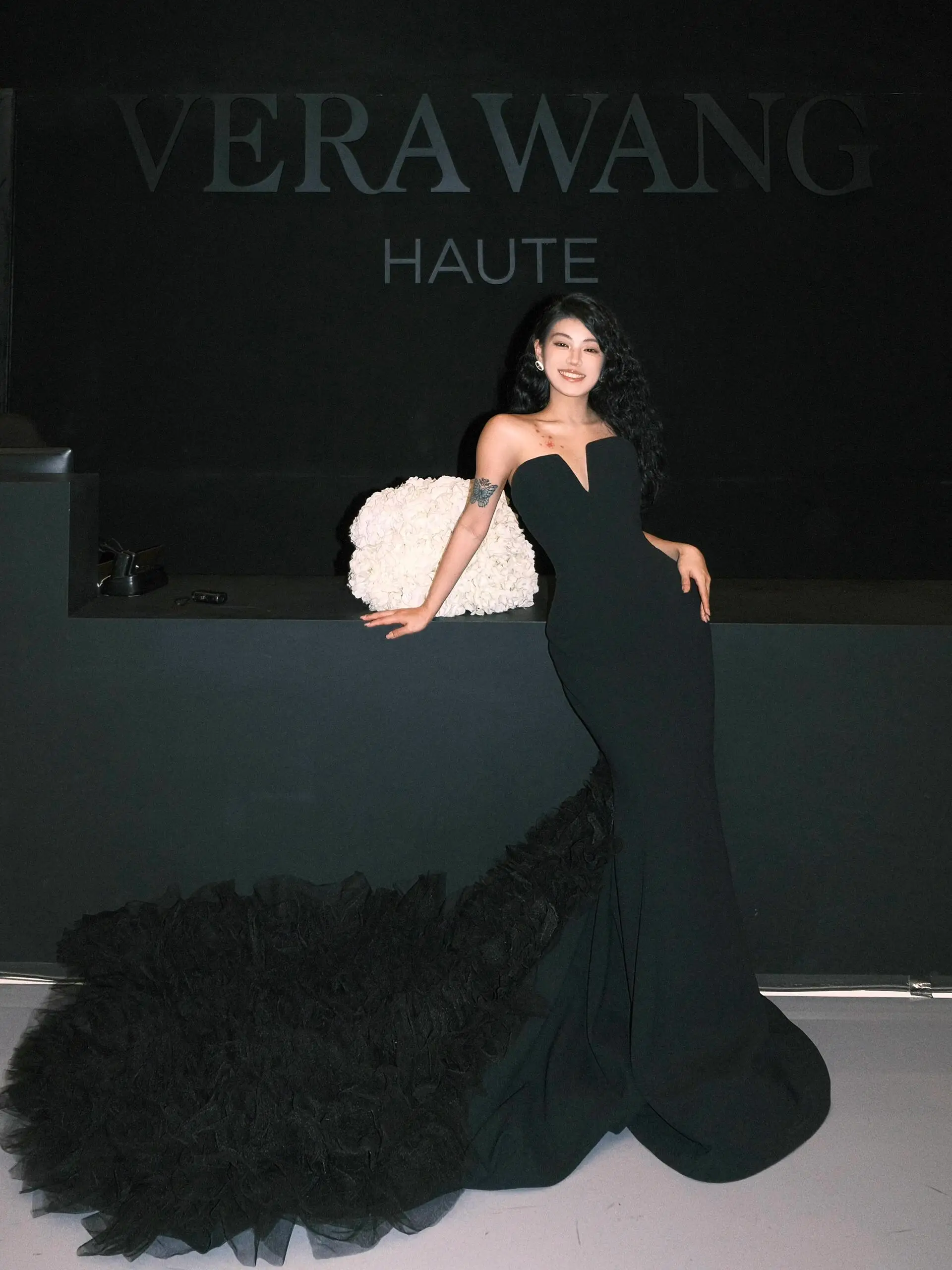 European and American light luxury niche high-end black sleeveless bodycon mermaid long dress for banquets, cocktail parties, to
European and American light luxury niche high-end black sleeveless bodycon mermaid long dress for banquets, cocktail parties, to