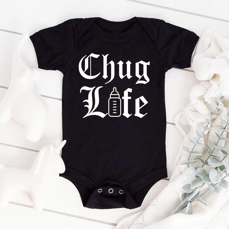 Chug Life забавный комбинезон с принтом бутылочки молока для новорожденных, комбинезон с короткими рукавами для маленьких девочек, летняя одежда для маленьких мальчиков, Ropa
Chug Life забавный комбинезон с принтом бутылочки молока для новорожденных, комбинезон с короткими рукавами для маленьких девочек, летняя одежда для маленьких мальчиков, Ropa
