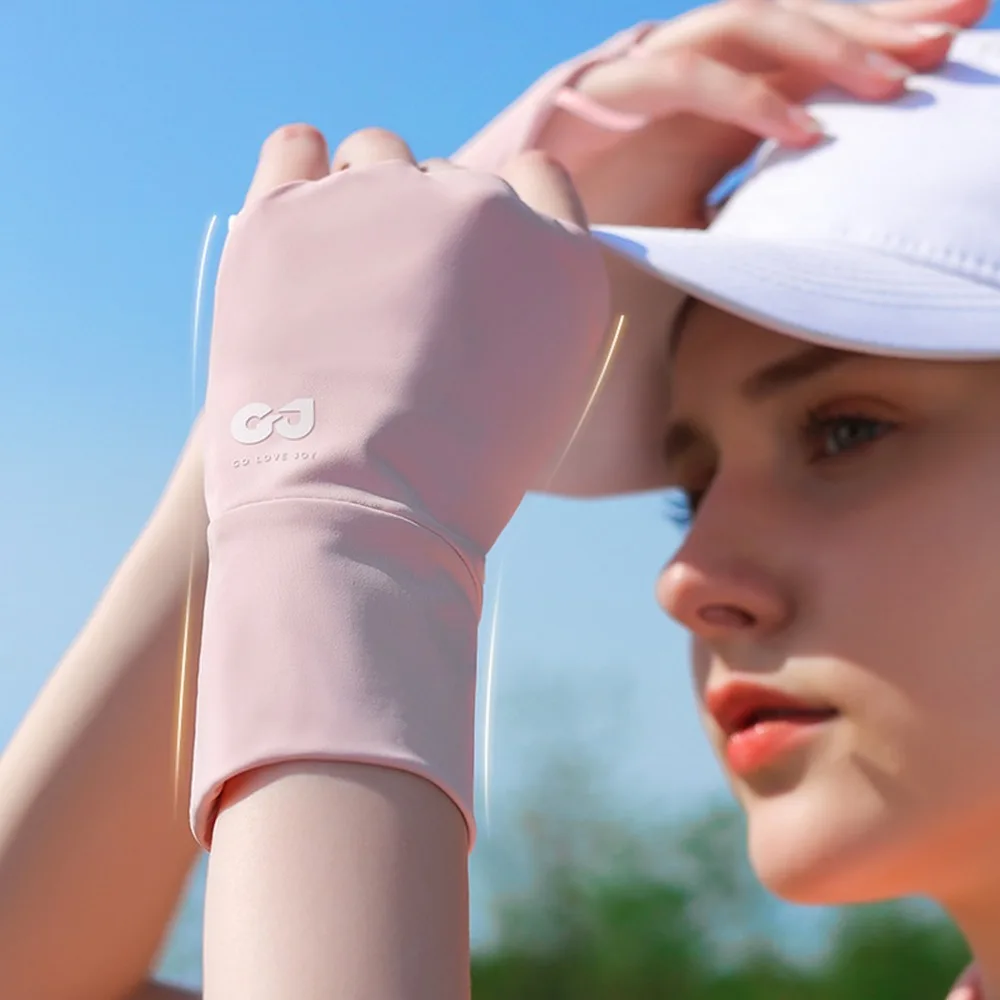 Elastic Half Finger Golf Gloves Thin Anti-UV Sunscreen Gloves Protect Wrist Wristband Solid Color Ice Silk Mittens Driving
Elastic Half Finger Golf Gloves Thin Anti-UV Sunscreen Gloves Protect Wrist Wristband Solid Color Ice Silk Mittens Driving