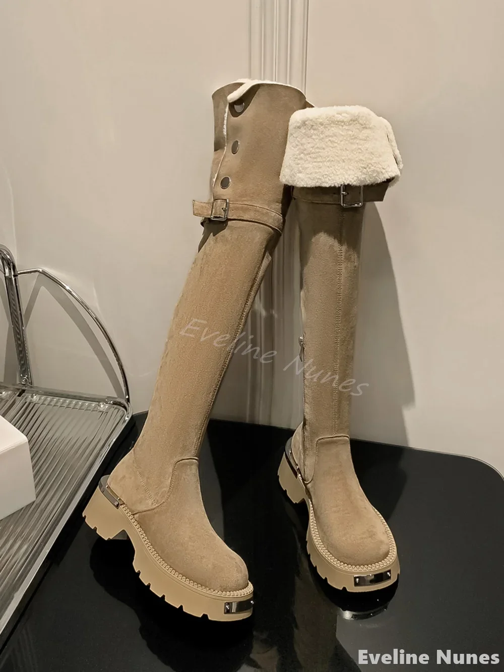 Folding Platform Over-the-knee Boots Women Round Toe Metal Decoration Faux Suede Snow Boots New Fashion Warm Non-slip Long Boots
Folding Platform Over-the-knee Boots Women Round Toe Metal Decoration Faux Suede Snow Boots New Fashion Warm Non-slip Long Boots