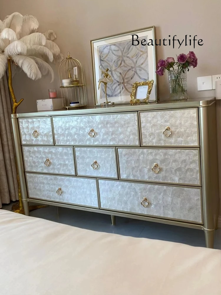 American light luxury bedroom, end of the bed is against the wall, the storage is painted, high TV cabinet is designer
American light luxury bedroom, end of the bed is against the wall, the storage is painted, high TV cabinet is designer