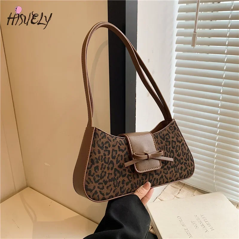 Vintage PU Leather Shoulder Bags for Women 2023 Classic Y2K Small Purse Luxury Brand Female Handbags Daily Ladies Underarm Bag
Vintage PU Leather Shoulder Bags for Women 2023 Classic Y2K Small Purse Luxury Brand Female Handbags Daily Ladies Underarm Bag
