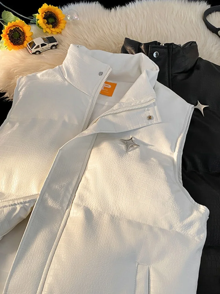 Утепленный зимний мужской жилет из искусственной кожи, очень теплый, в американском повседневном стиле, молодежный, модный, с подплечниками
Утепленный зимний мужской жилет из искусственной кожи, очень теплый, в американском повседневном стиле, молодежный, модный, с подплечниками