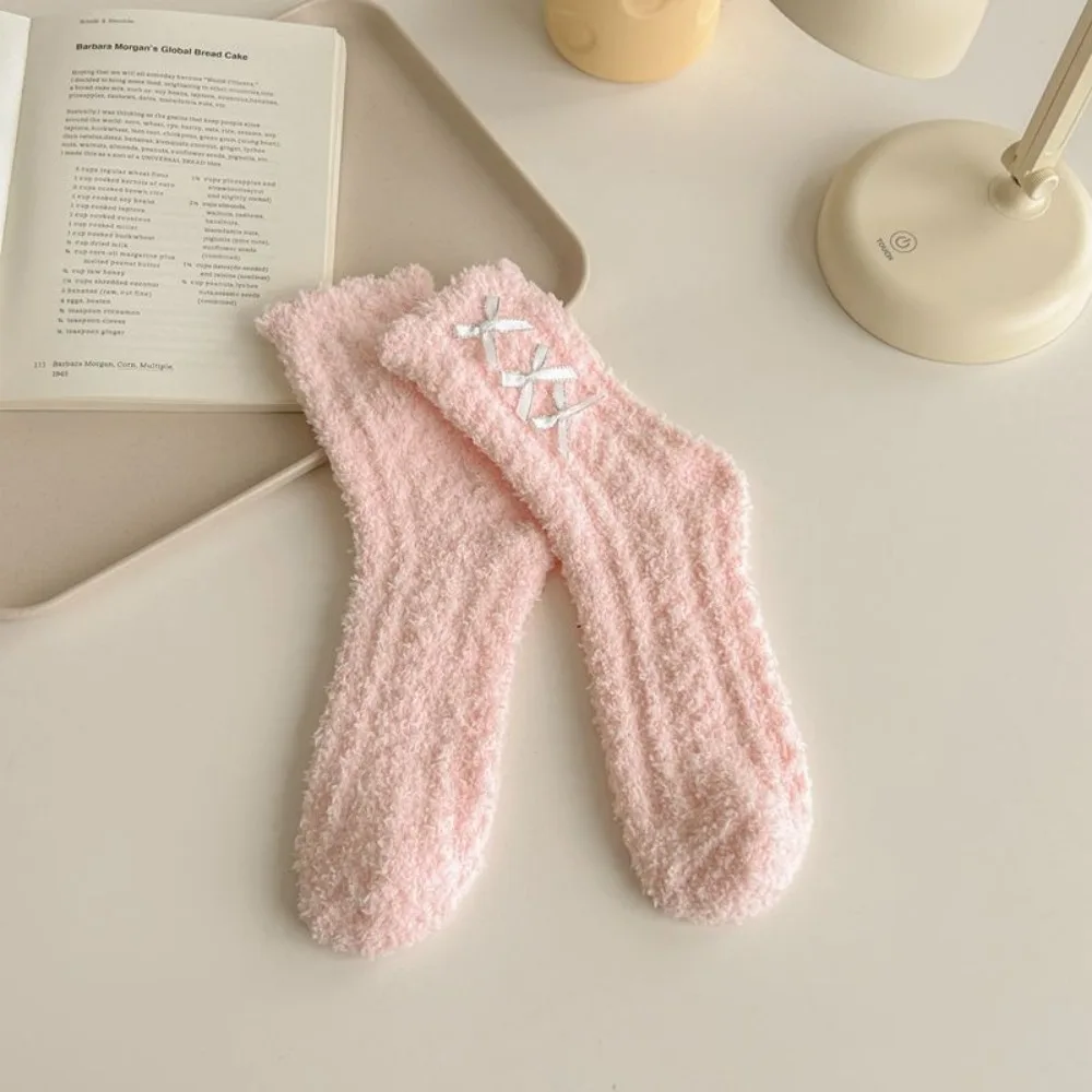 Cute Coral Fleece Middle Tube Socks Bowknot Keep Warm Women's Socks Solid Color Thicken Winter Socks Autumn
Cute Coral Fleece Middle Tube Socks Bowknot Keep Warm Women's Socks Solid Color Thicken Winter Socks Autumn